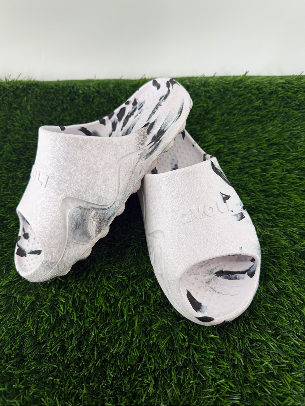 avoli recovery Women’s White & Black Marble Effect recovery Slide 9